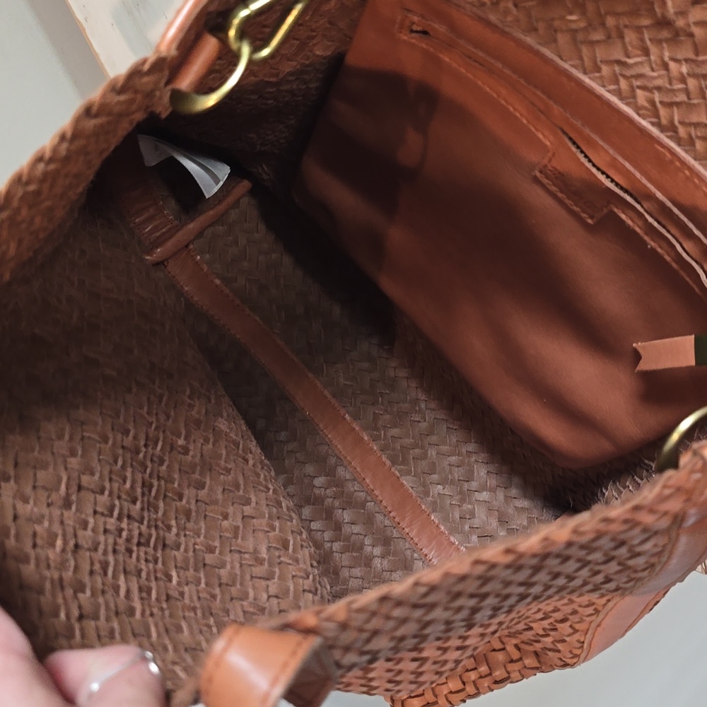 Madewell The Medium Transport Tote: Woven Leather Edition In Burnished Caramel - Picture 10 of 12